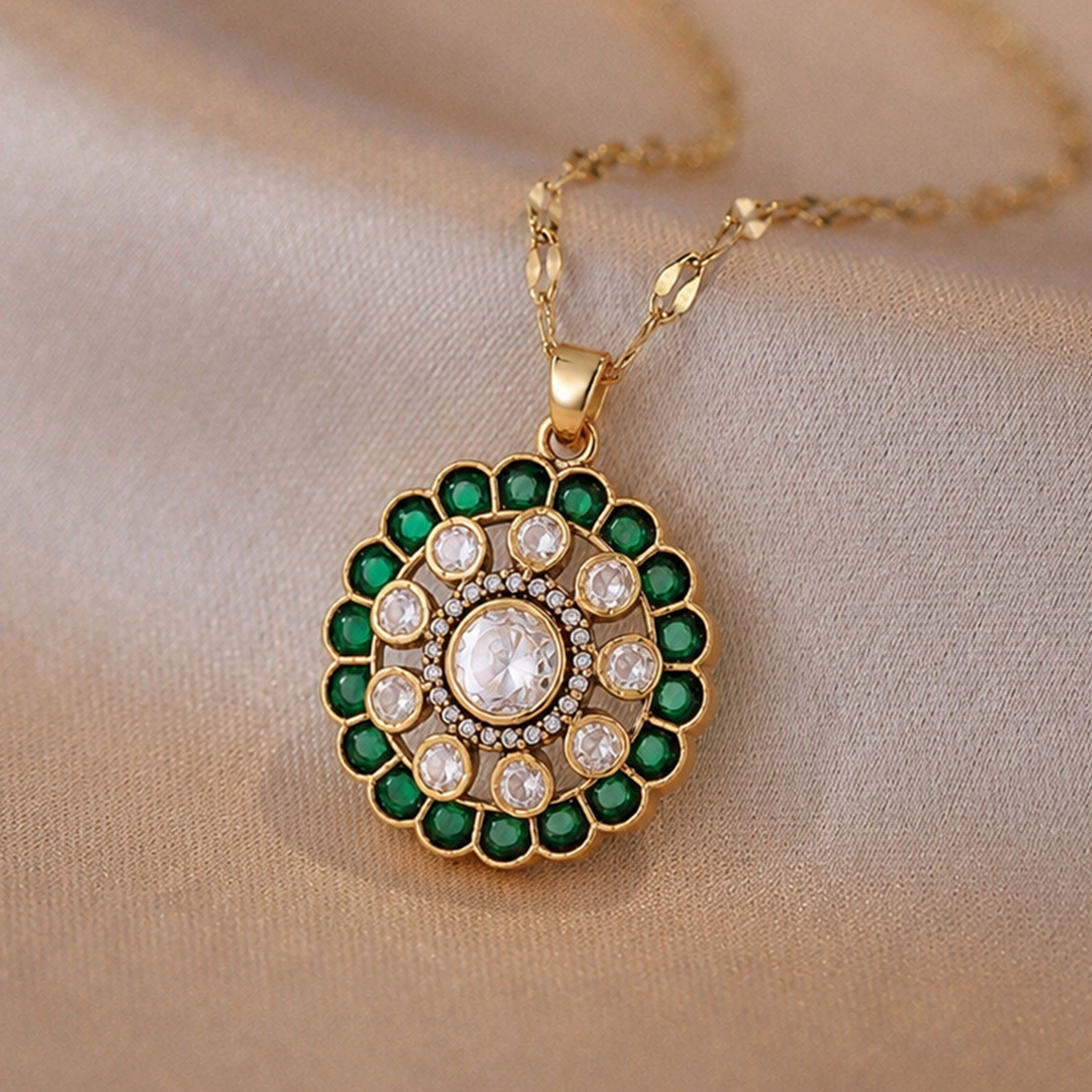 Virelle pendant with clear stones